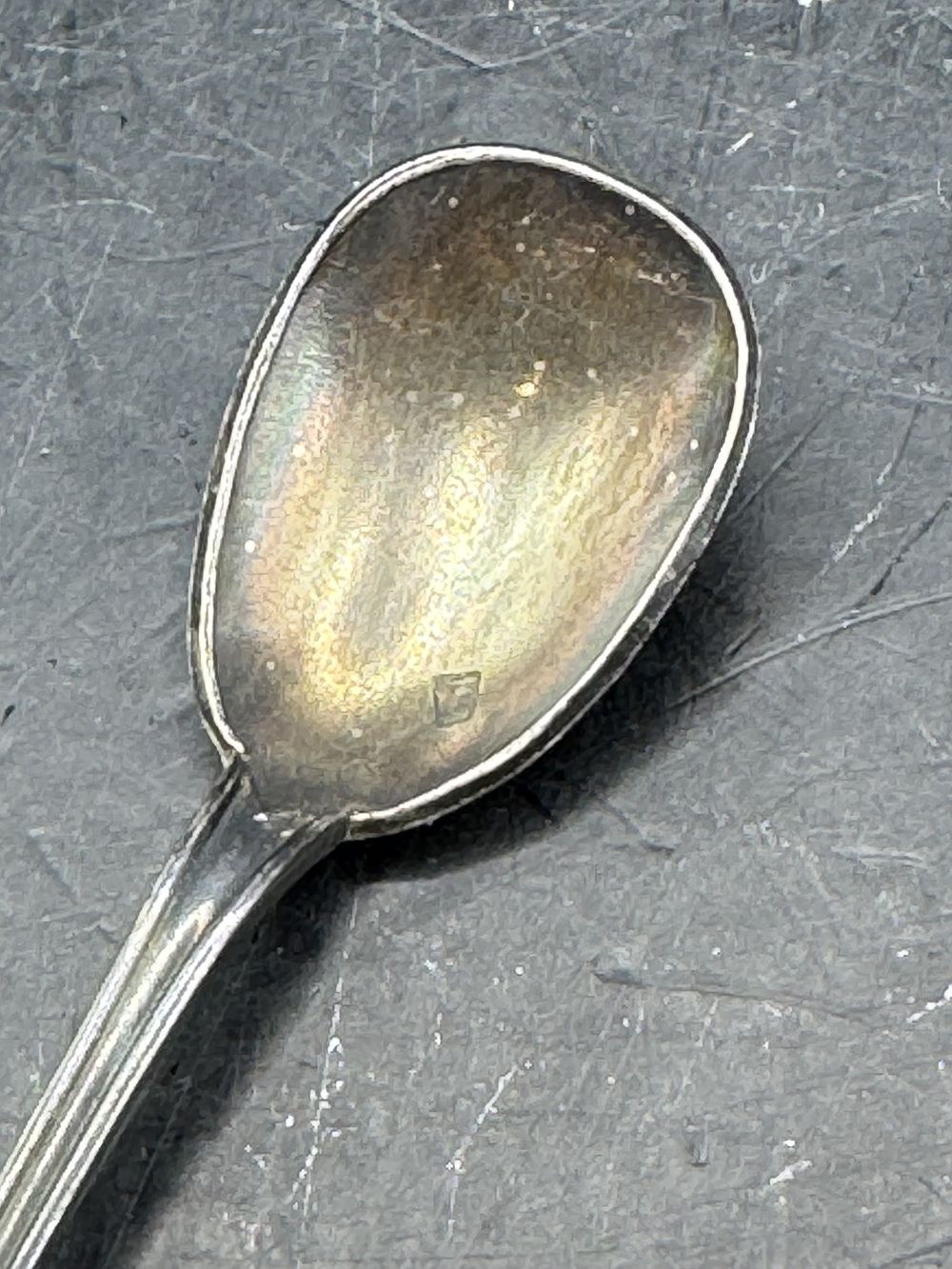 Paire de salerons (sel/poivre) en porcelaine de Limoges peint à la main et leurs deux cuillères en métal argenté - France - Collection - Art Déco – Image 7