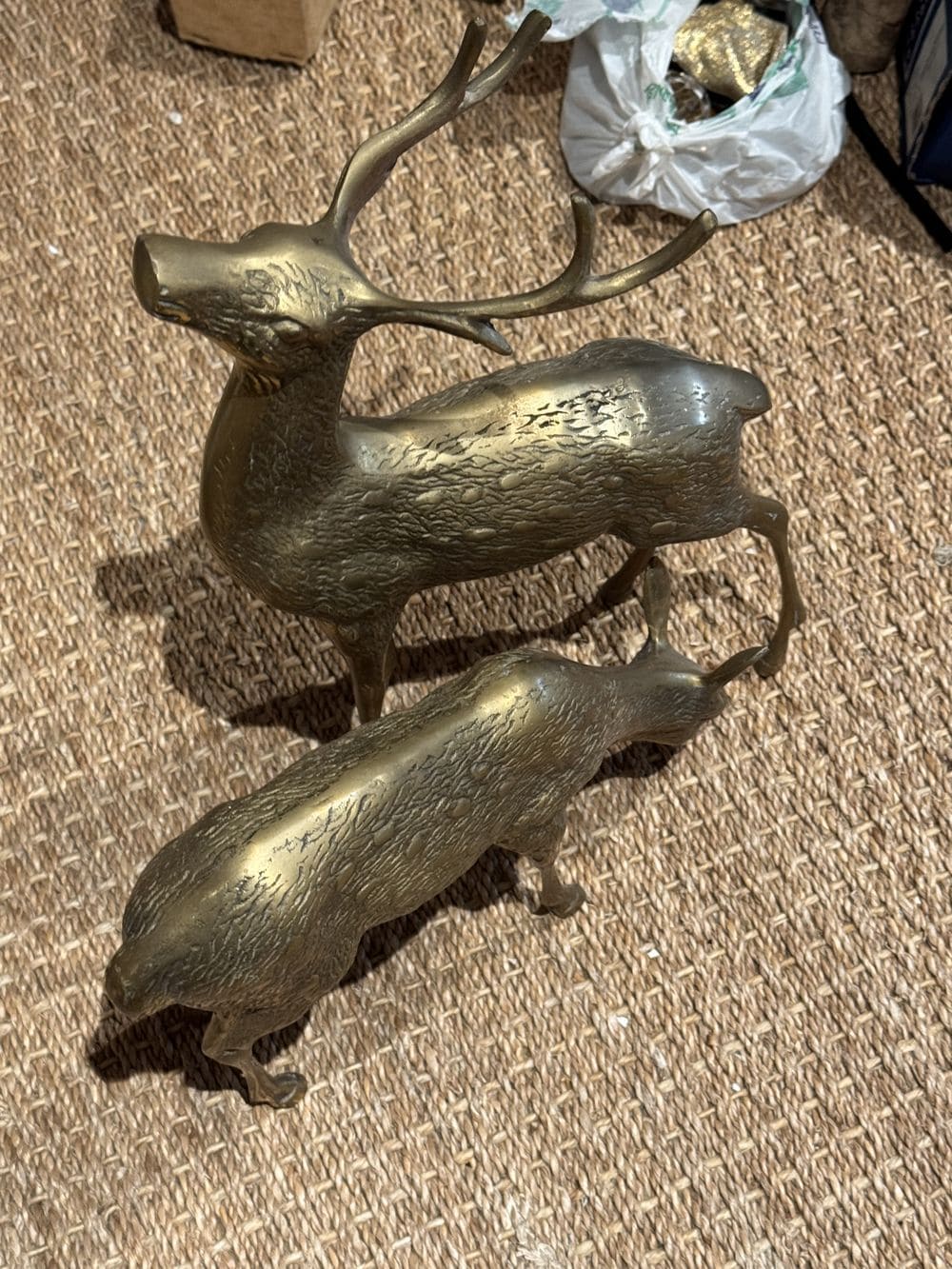 Anciennes statuettes - Paire de cerf/biche en laiton massif doré - Imposantes dimensions 35 et 24cm - Collection - Déco - Vintage – Image 5