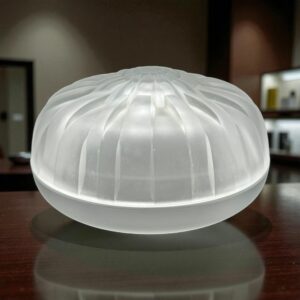 Ancienne et rare bonbonnière en verre opaque - Modèle Chrysanthème d'André Hunebelle - Maître verrier - Typique de l’époque Art déco 1930 - Collection - Déco