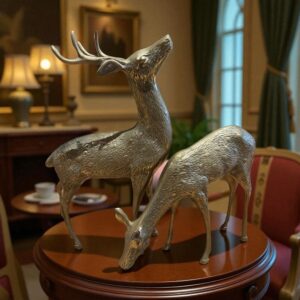 Anciennes statuettes - Paire de cerf/biche en laiton massif doré - Imposantes dimensions 35 et 24cm - Collection - Déco - Vintage