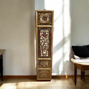 Magnifique et rare imposant panneau en bois sculpté dit "panneau de fenêtre" ajouré et peint à la main - Provenance Asie - Antiques - Décoration - Collection