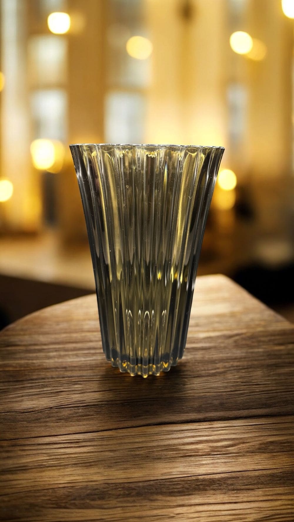 Magnifique grand vase en verre fumé datant des années 70 - Made in France - Hauteur 24cm - Décoration - Collection - Vintage