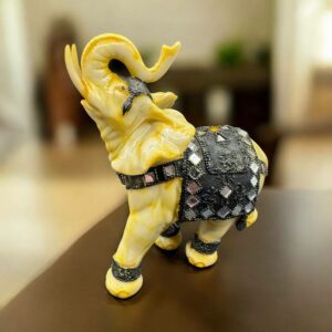 Magnifique statuette d'Eléphant asiatique avec ses décorations, incrustations et ornements traditionnels - Décoration - Collection - Vintage
