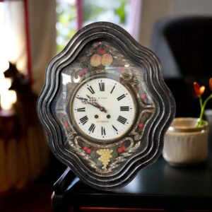 Rare Œil de bœuf à mouvement de Paris - H. Pain - Ecueillé - Vers 1870 - Jolie nacre incrustée et décor fruitier peint à la main - Décoration - Collection - Horlogerie