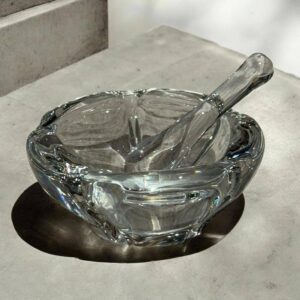 Cendrier / Mortier en Cristal moulé de forme libre avec son pilon - De la maison Daum - Signé - Décoration - Collection