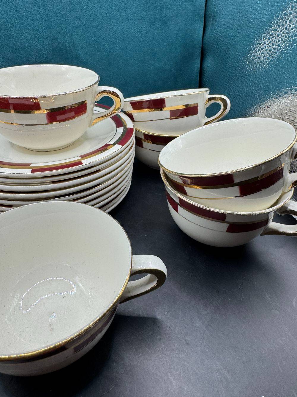 Magnifique et rare Service à café complet de la faïencerie de Salins France en Opacéline - Modèle Damier Rouge - Vers 1950 - Décoration - Collection – Image 7