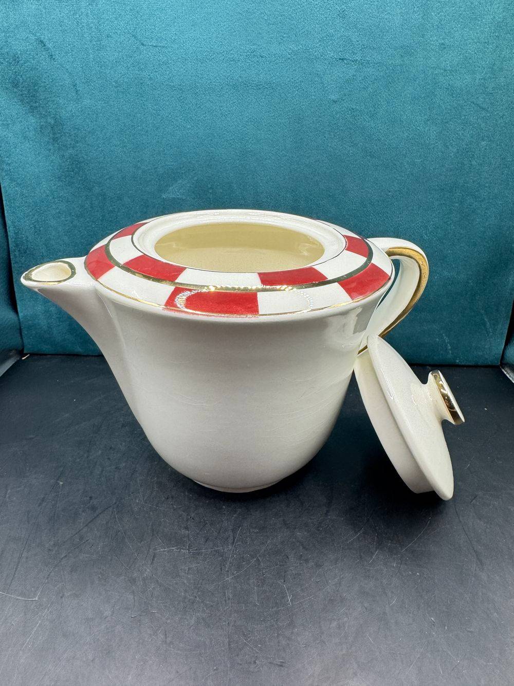 Magnifique et rare Service à café complet de la faïencerie de Salins France en Opacéline - Modèle Damier Rouge - Vers 1950 - Décoration - Collection – Image 17