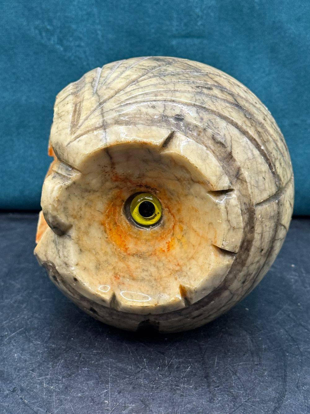 Presse-papier en Albâtre sculpté à la main en forme de tête de hibou - Fabriqué en Italie - Vers 1970 - Décoration - Collection - Vintage – Image 3