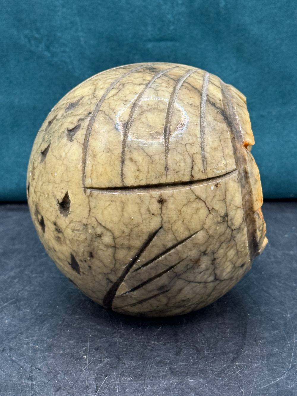 Presse-papier en Albâtre sculpté à la main en forme de tête de hibou - Fabriqué en Italie - Vers 1970 - Décoration - Collection - Vintage – Image 5