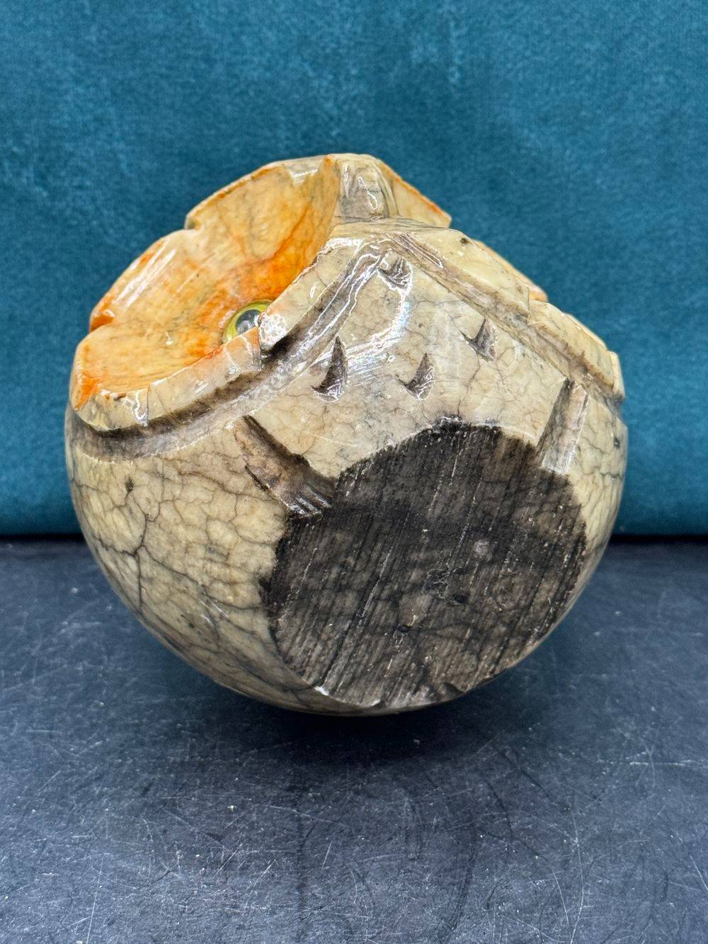 Presse-papier en Albâtre sculpté à la main en forme de tête de hibou - Fabriqué en Italie - Vers 1970 - Décoration - Collection - Vintage – Image 7