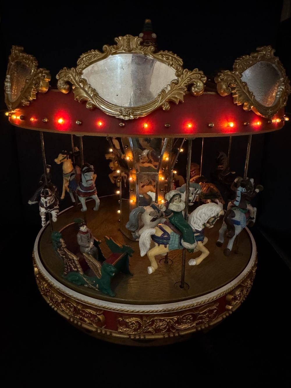 Ancien imposant Carrousel à trois étages "Mr Noël-Mr. Christmas - Holiday Around The Carousel” - 1996 - Vintage - Animations et lumières - Joue plusieurs chansons - Décoration - Collection - Cadeau - Sapin – Image 11