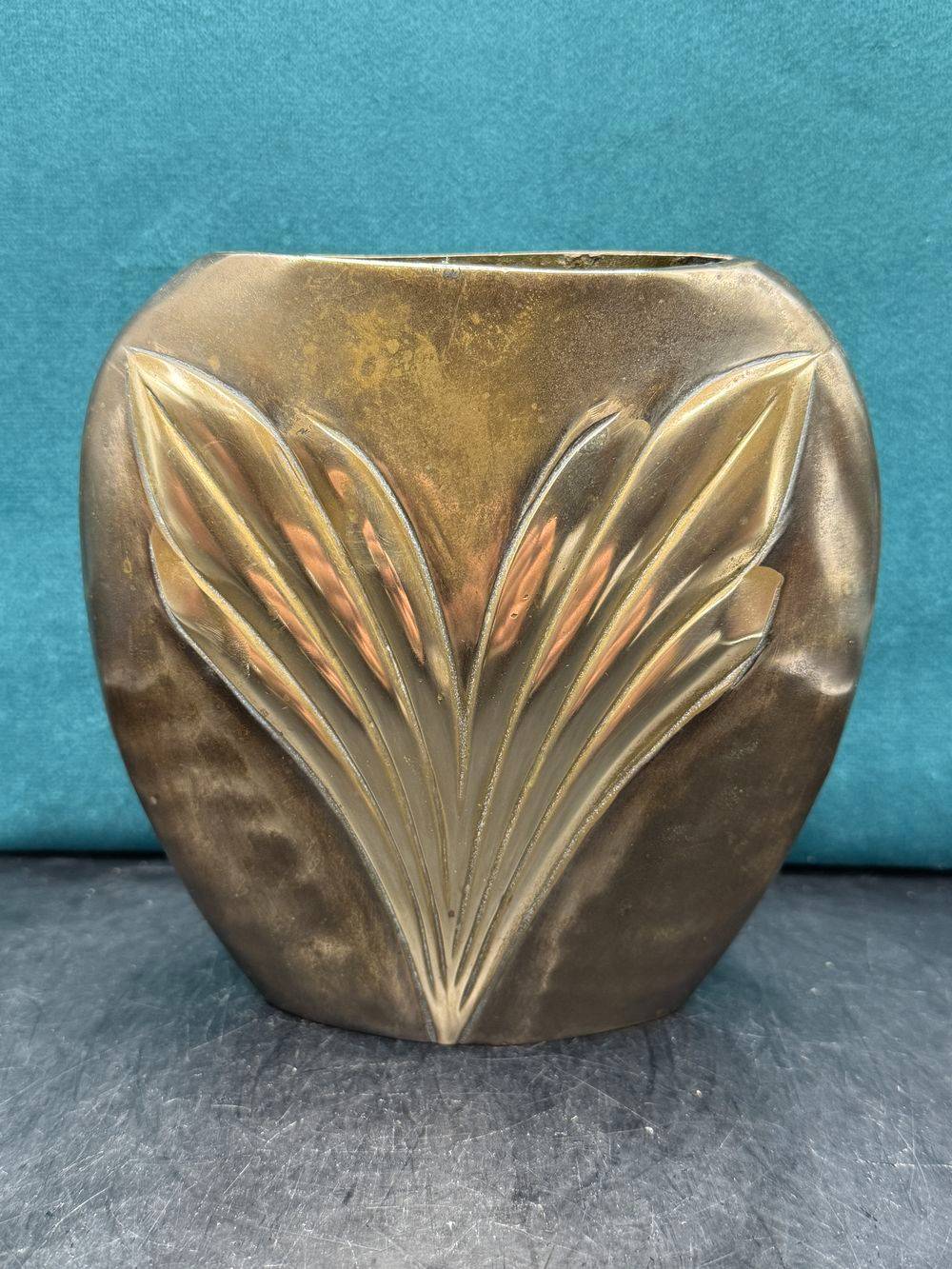 Vase vintage en laiton doré - Déco années 80 - Collection - Fleurs – Image 2