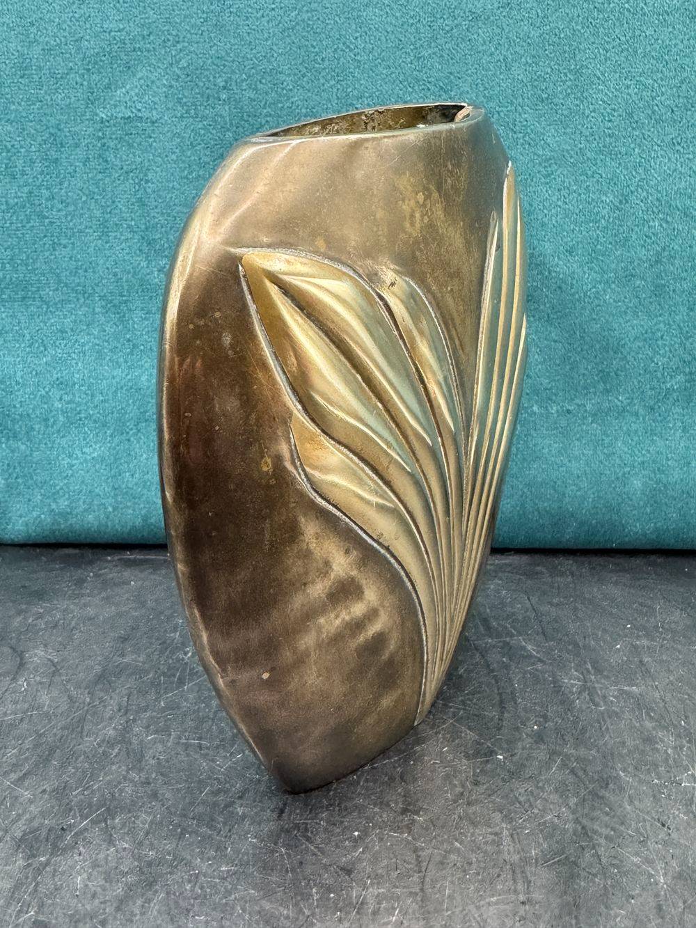 Vase vintage en laiton doré - Déco années 80 - Collection - Fleurs – Image 3