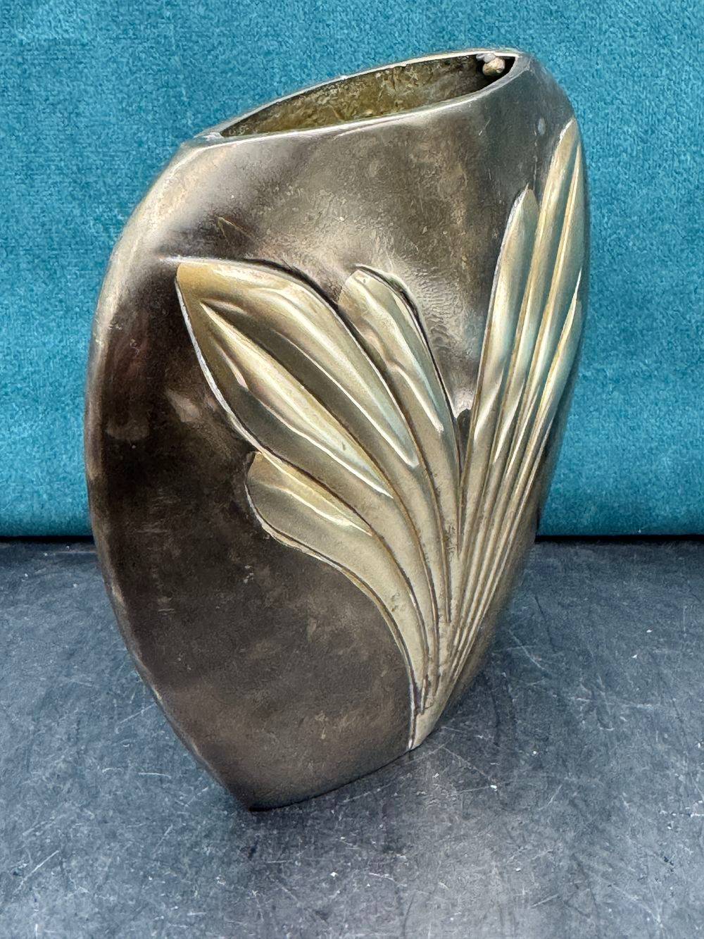 Vase vintage en laiton doré - Déco années 80 - Collection - Fleurs – Image 6