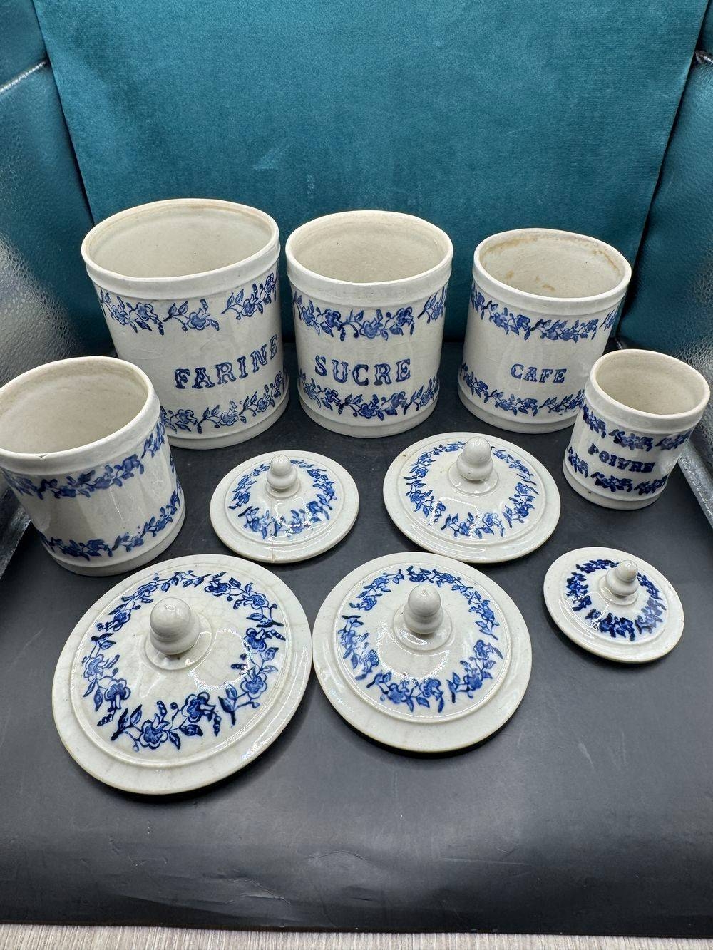 Jolie série de 5 pots à Epices avec leurs couvercles - En terre de fonte de Saint Uze - Bleu et blanc - Décoration - Collection – Image 7