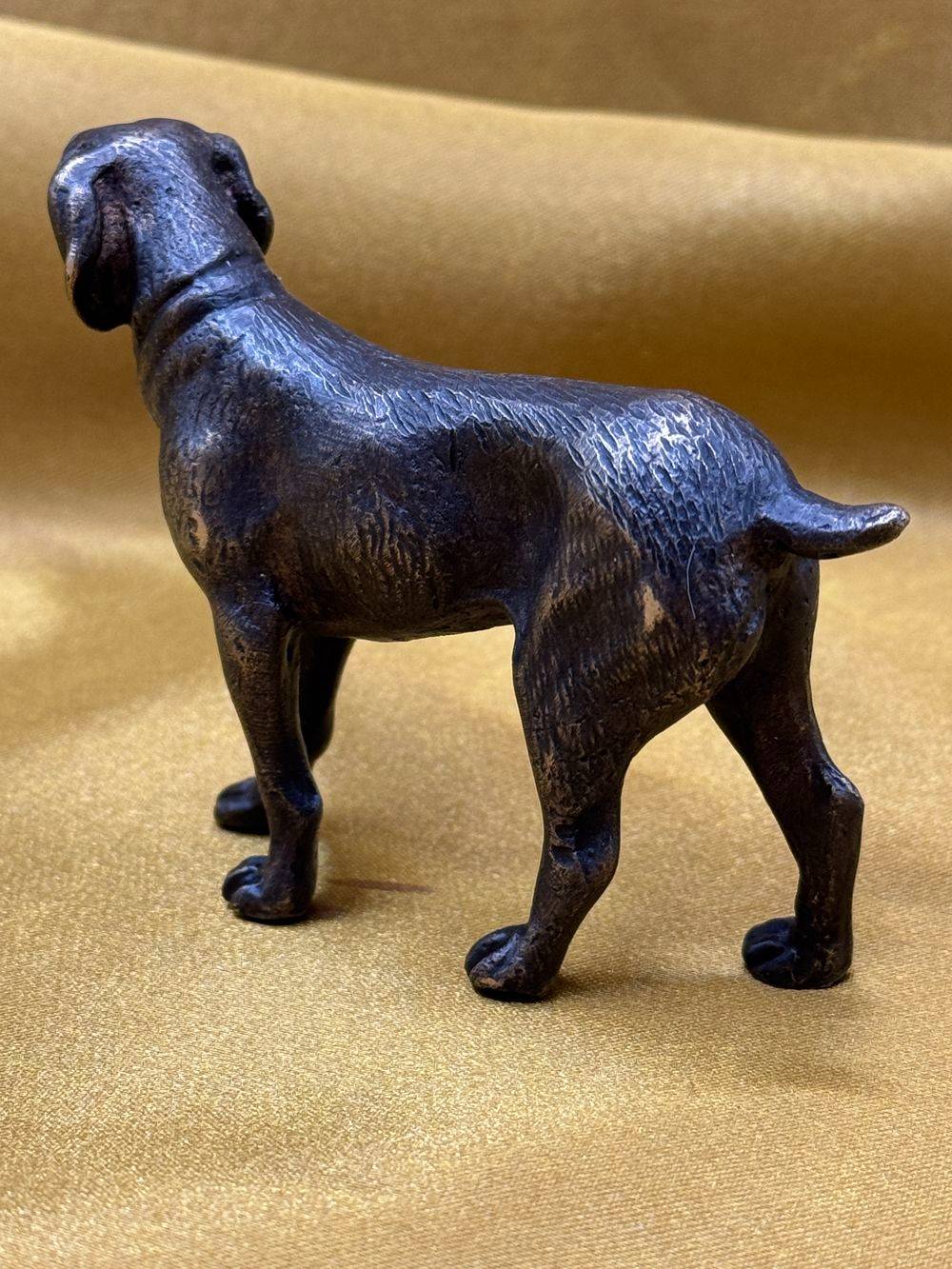 Rare statuette de chien - Labrador - En bronze - Pièce unique - Belle patine - Collection - Décoration - Bronze animalier vers 1950 – Image 3