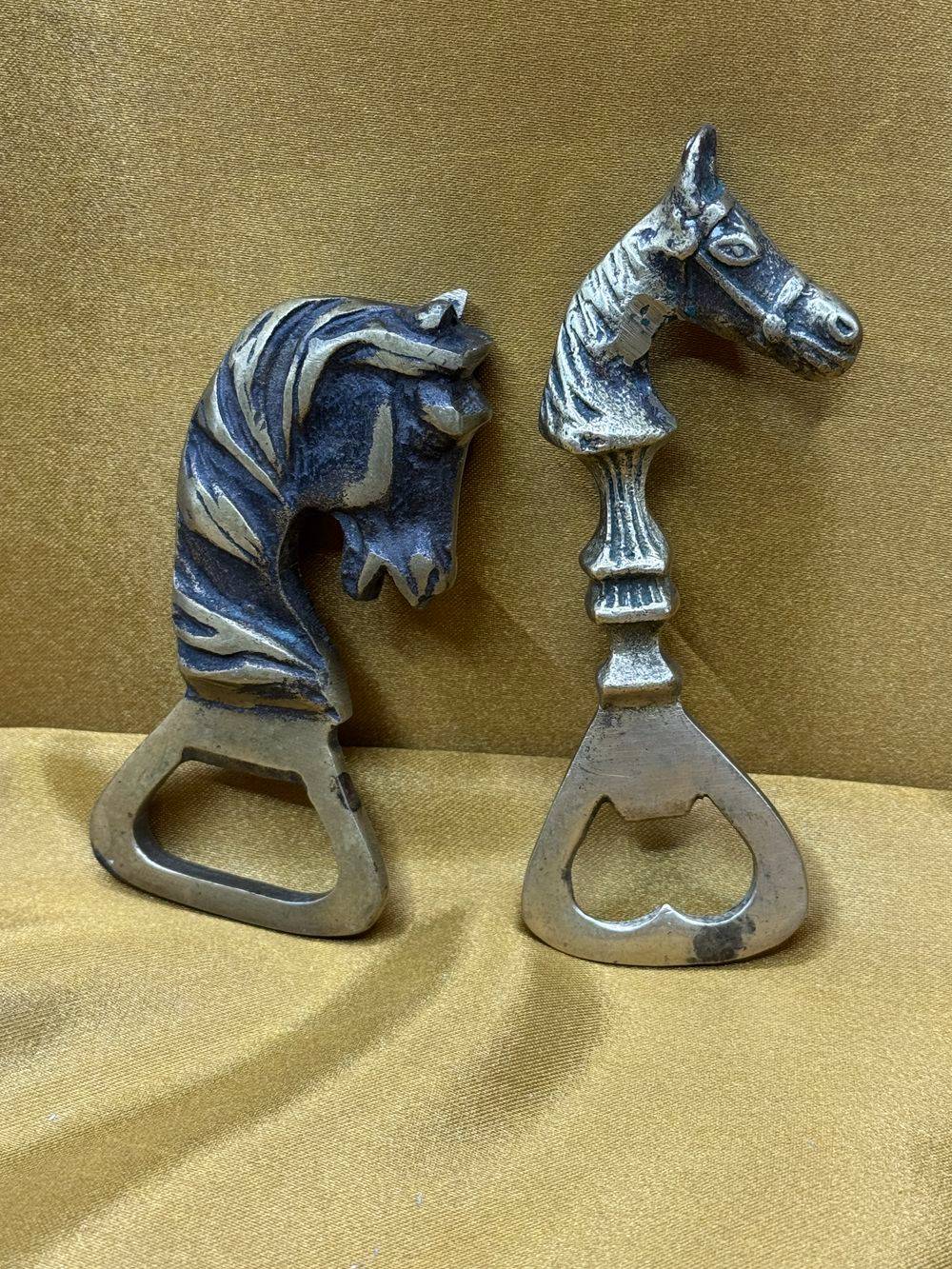 Ensemble/lot de deux décapsuleurs décoratifs " Têtes de cheval " en laiton doré - Décoration - Collection – Image 5