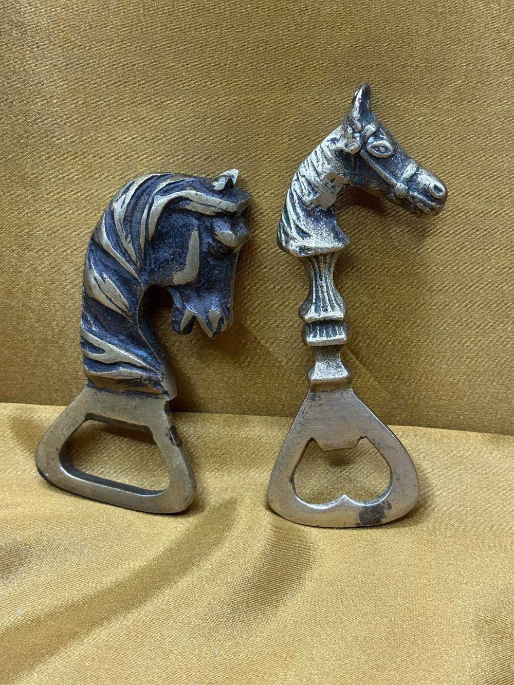 Ensemble/lot de deux décapsuleurs décoratifs " Têtes de cheval " en laiton doré - Décoration - Collection – Image 6