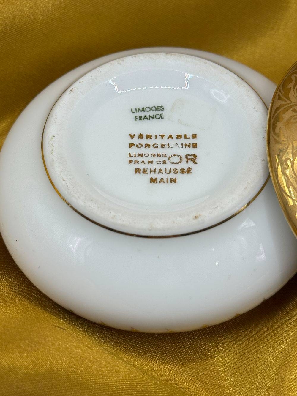Ancienne boîte à bijoux / bonbonnière en porcelaine de Limoges (2) - Décor floral - Or “rehaussé main” - Décoration - Collection – Image 6