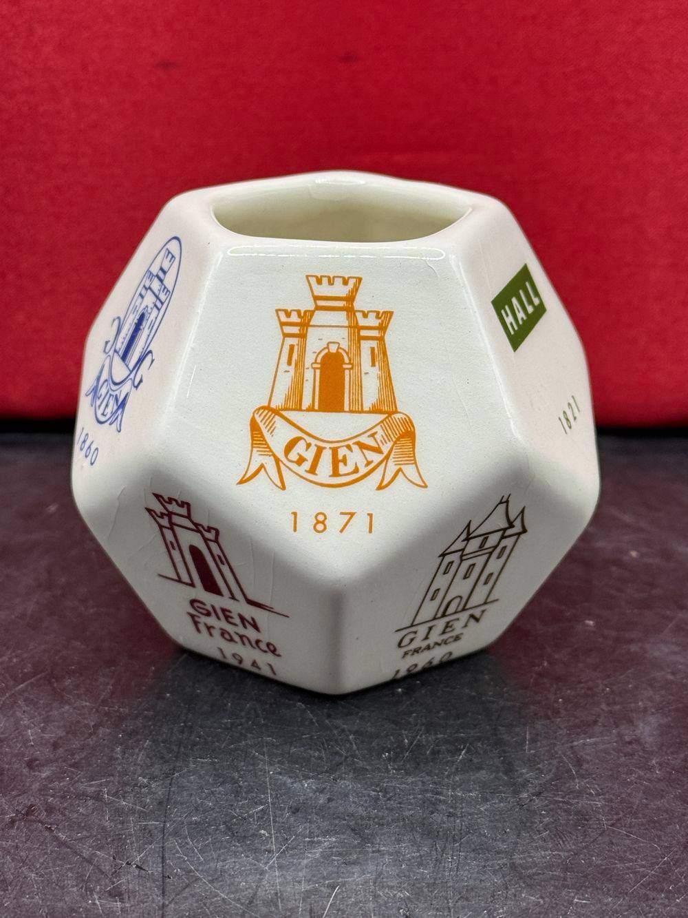 Introuvable petit Pot à onze faces de la faïencerie Gien représentant les estampilles les plus emblématiques de la maison - En porcelaine - Décoration - Collection – Image 5