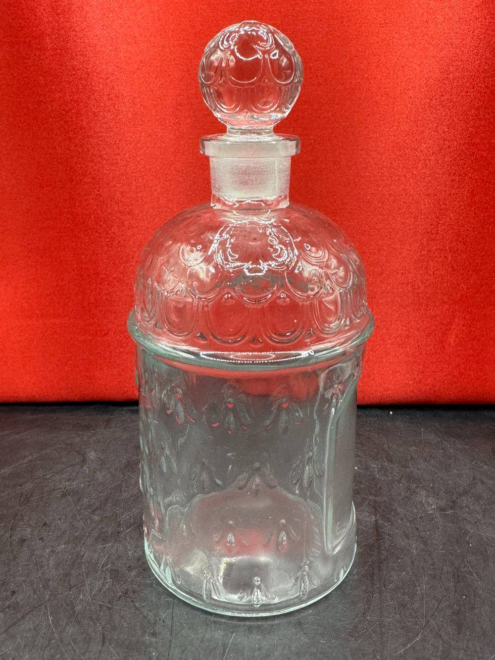 Ancien Magnifique flacon - 2 (et son bouchon) en verre moulé d'eau de Cologne impériale de l’impératrice Eugénie - Modèle “aux Abeilles” de Guerlain - Mi 20ème - Made in France - Décoration - Vintage – Image 6