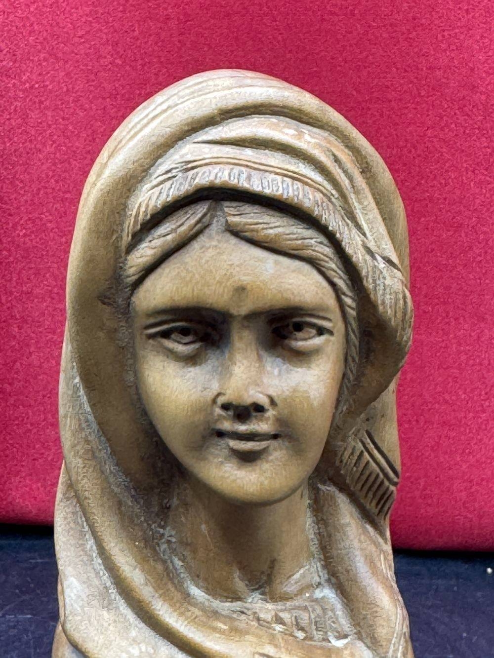 Ancien et rare buste en bois d'olivier de Sainte Marie-Madeleine fabriqué et taillé à la main - Vers 1950 - Collection - Décoration – Image 7