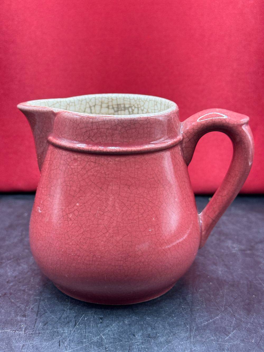 Charmant petit pichet en céramique craquelée - De couleur rose - Numéroté - Vers 1950 - Collection - Vintage - Bistro - Bar – Image 2