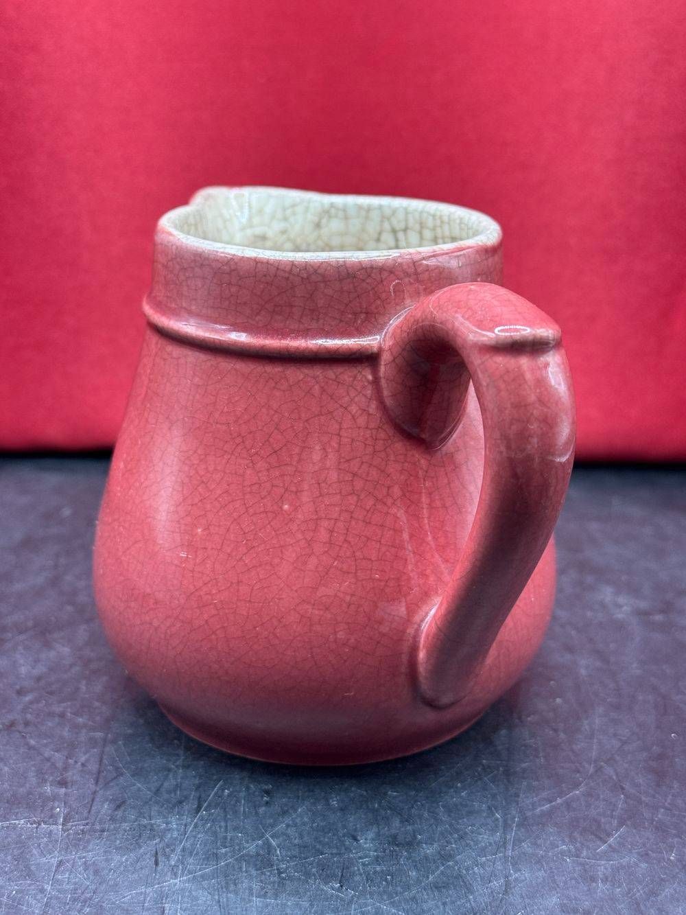 Charmant petit pichet en céramique craquelée - De couleur rose - Numéroté - Vers 1950 - Collection - Vintage - Bistro - Bar – Image 3