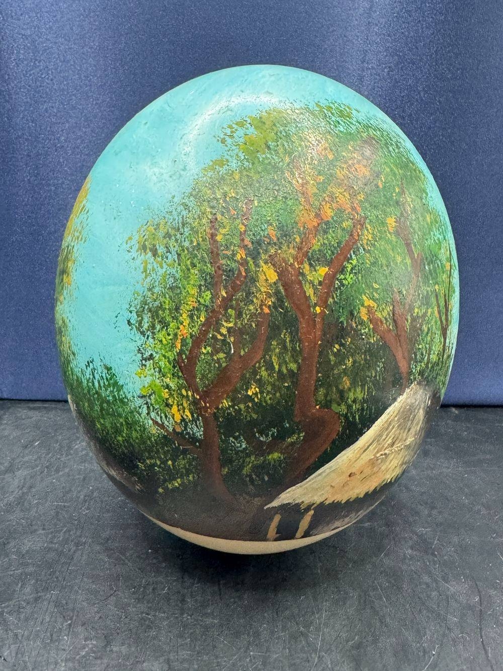 Joli Œuf d'autruche naturel sur socle et peint à la main - Décor Africain - Curiosité - Collection - Décoration – Image 7