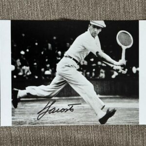 Dédicace - Autographe - Rare voire quasi introuvable, photo signée au feutre noir par Henri Lacoste lui même - Format 9x13 - Collection -Tennis Wimbledon - Roland Garros