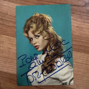 Dédicace - Autographe - Rare carte ancienne signée au feutre bleu par Brigitte Bardot - Format 10x15 - Collection - Sam Lévin - Vintage