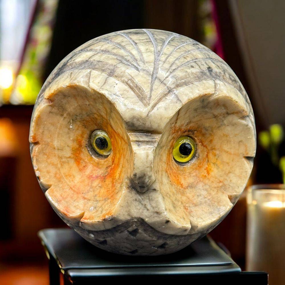Presse-papier en Albâtre sculpté à la main en forme de tête de hibou - Fabriqué en Italie - Vers 1970 - Décoration - Collection - Vintage