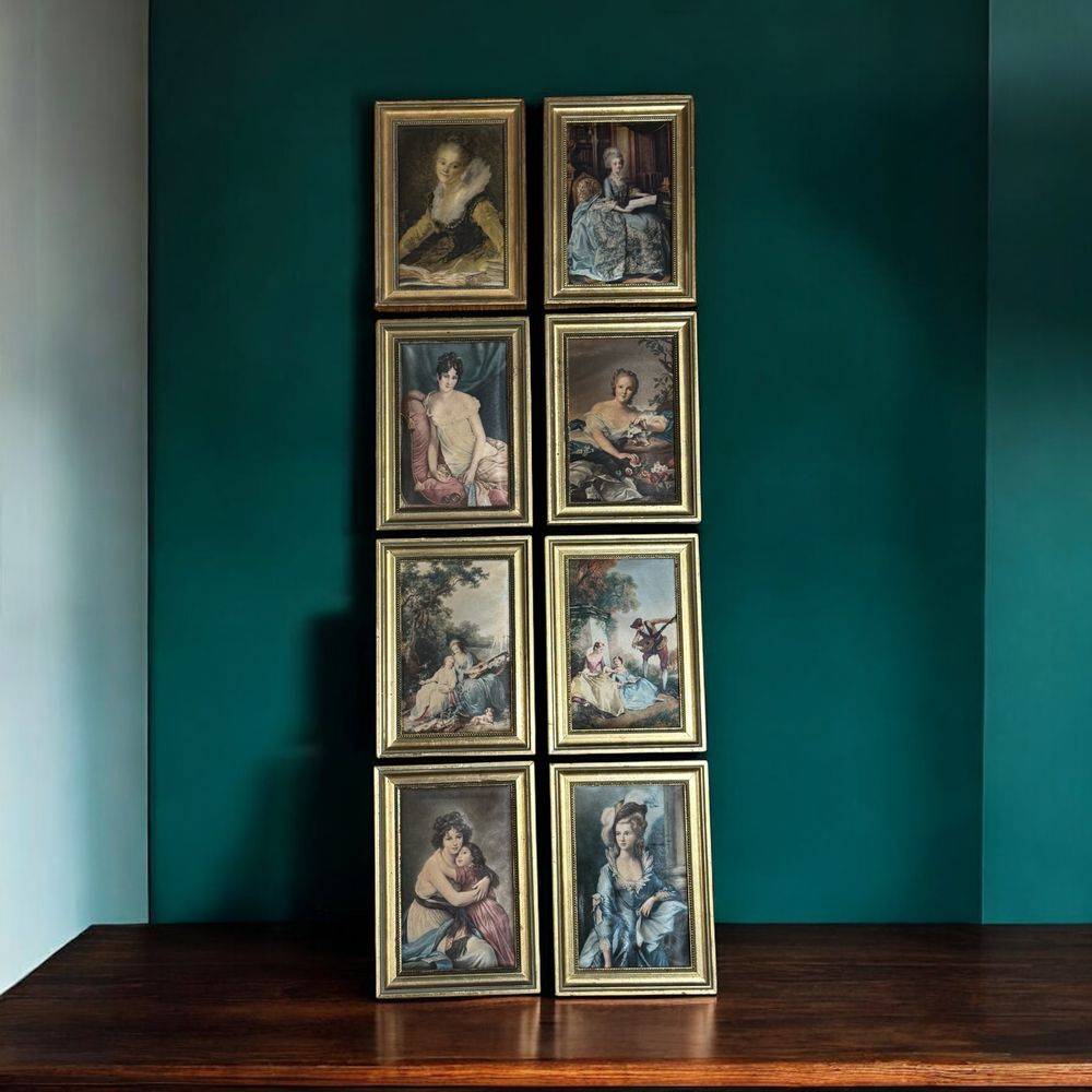 Ensemble/lot rare de 8 anciens petits cadres avec différentes reproductions sur soie - Déco - Collection