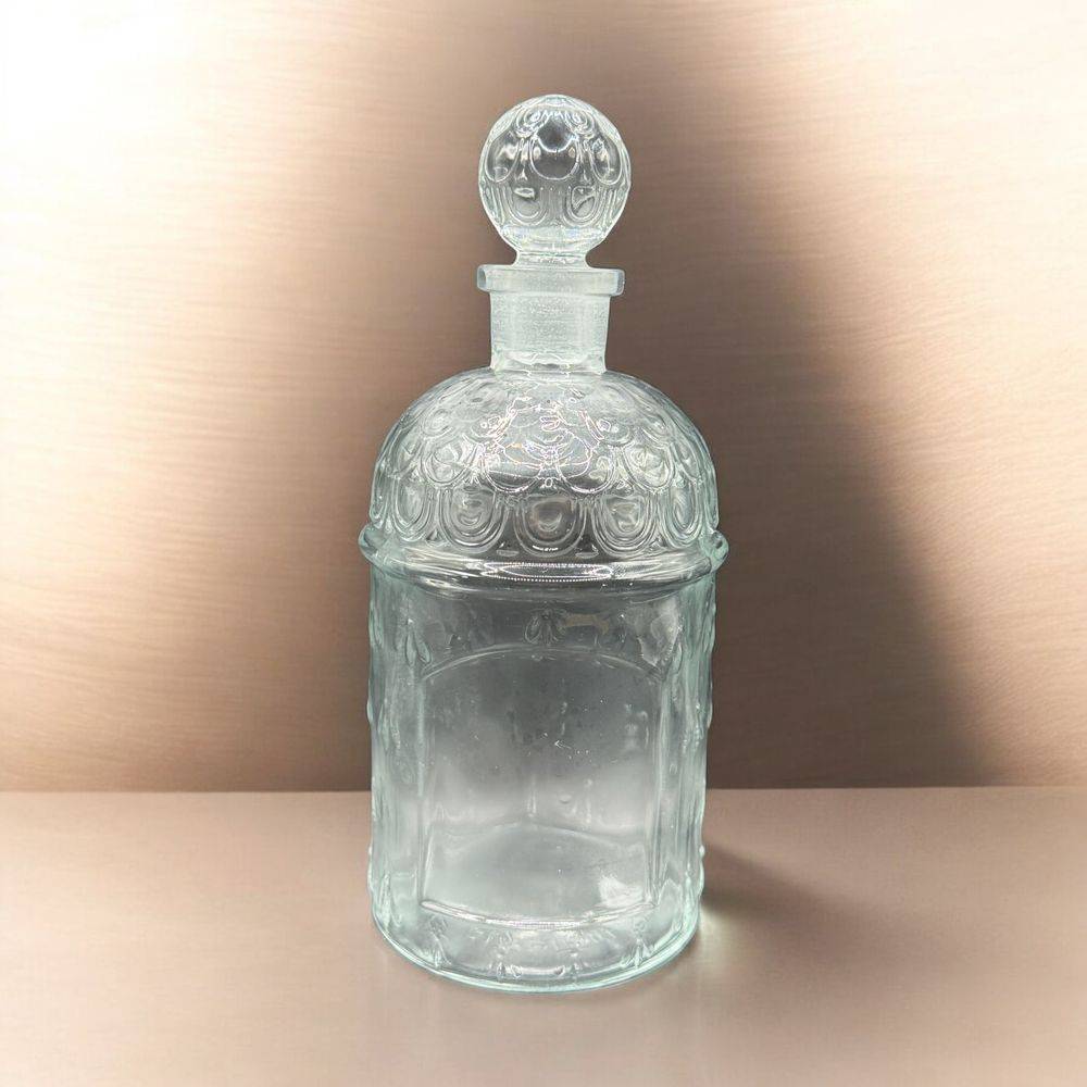 Ancien Magnifique flacon - 2 (et son bouchon) en verre moulé d'eau de Cologne impériale de l’impératrice Eugénie - Modèle “aux Abeilles” de Guerlain - Mi 20ème - Made in France - Décoration - Vintage