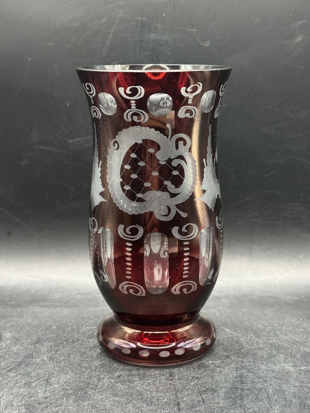 Charmant Vase en cristal ciselé de Bohême - "Egermann Tchèquie" - Vers 1970 - Rouge/Bordeaux - Collection - Décoration - Vintage – Image 2