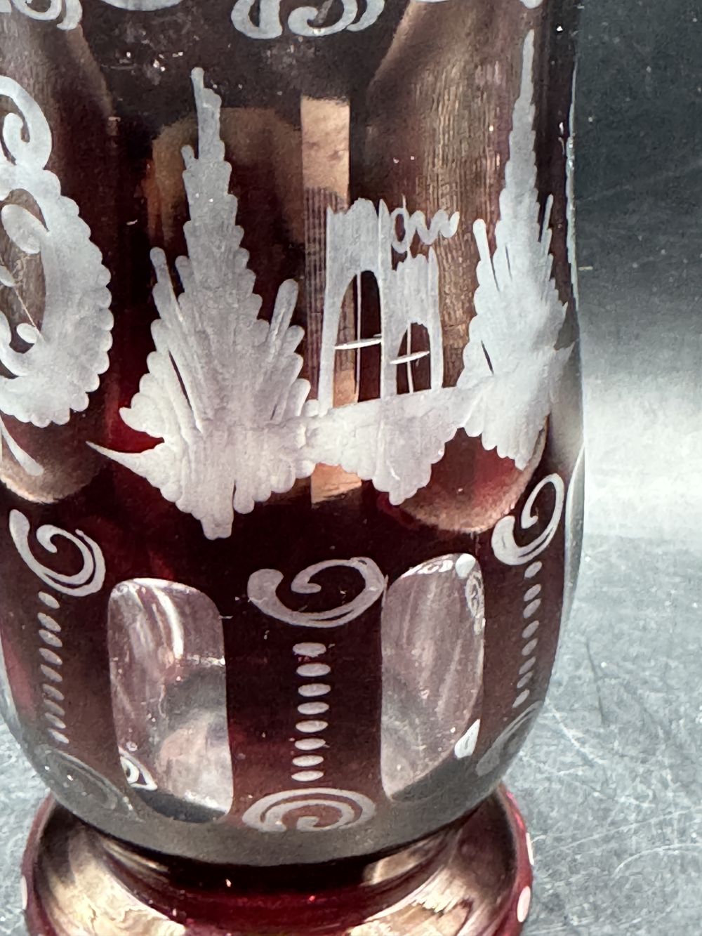 Charmant Vase en cristal ciselé de Bohême - "Egermann Tchèquie" - Vers 1970 - Rouge/Bordeaux - Collection - Décoration - Vintage – Image 5