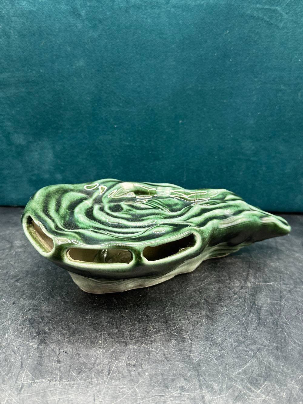 Ancienne huitre en céramique et porte fourchettes (cinq incluses)- Ensemble fabriqué par Longueville - France - Collection - Décoration – Image 2