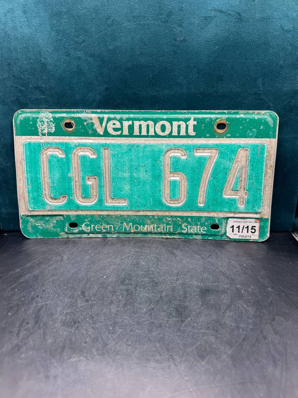 Vraie plaque originale d'immatriculation (en métal et relief) - Usa - Etats-Unis - Etat de Vermont de 2015 - Verte - Décoration murale pour garage - Collection – Image 2