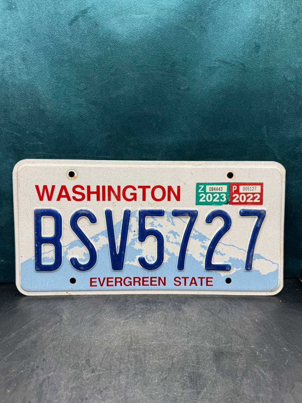 Vraie plaque originale d'immatriculation (en métal et relief) - Usa - Etats-Unis - Etat de Washington - 2022 - Blanche - Décoration murale pour garage - Collection – Image 2