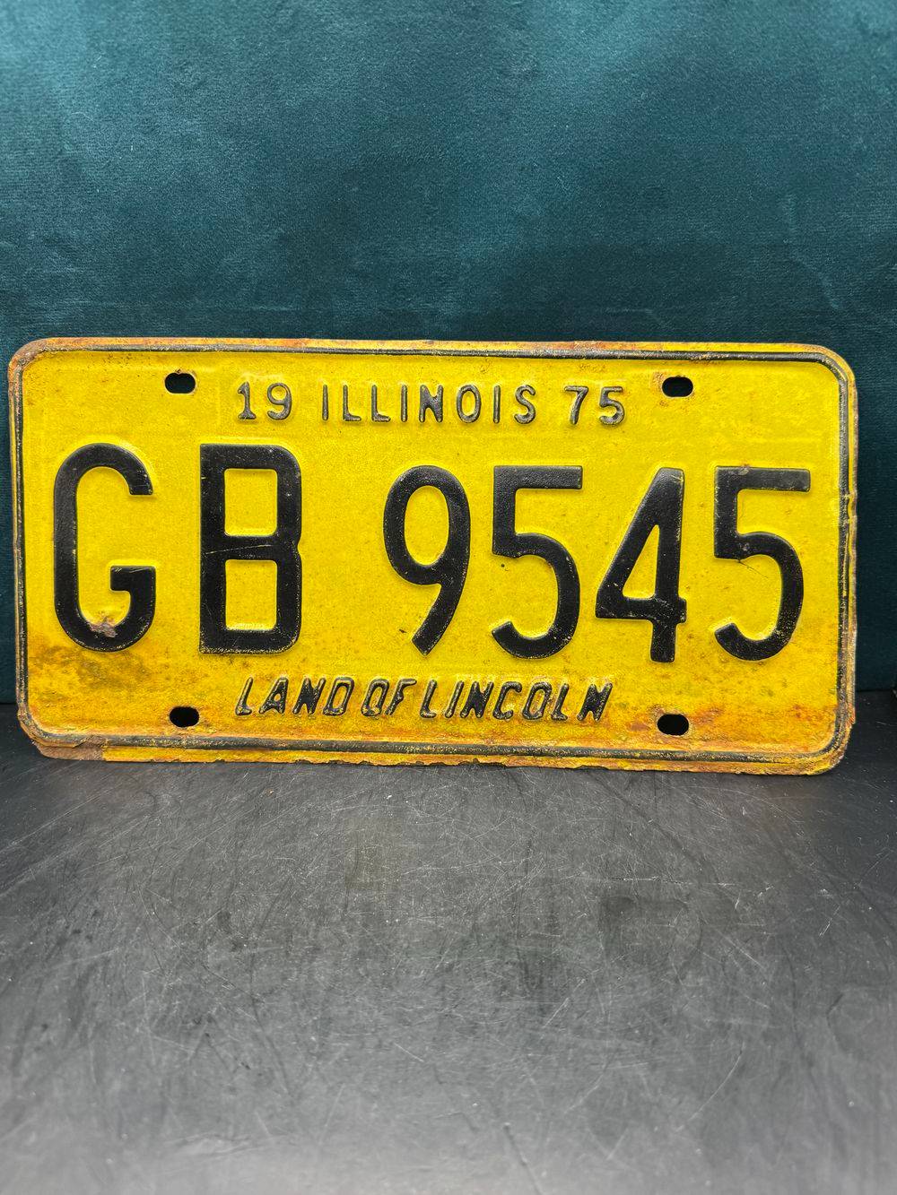 Vraie plaque originale d'immatriculation (en métal et relief) - Vintage des Usa - Etats-Unis - Illinois de 1975 - Jaune - Décoration murale pour garage - Collection – Image 2