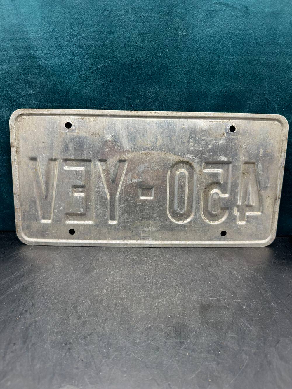 Vraie plaque originale d'immatriculation (en métal et relief) - Usa - Etats-Unis - Etat de Washington - Blanche - Décoration murale pour garage - Collection – Image 3