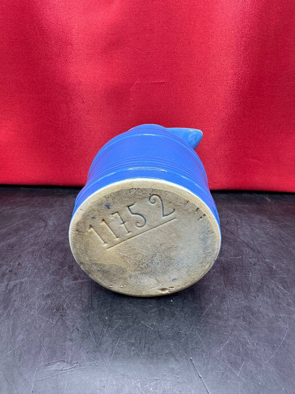 Joli petit Pichet en céramique bleue datant des années 50 - Numéroté - Collection - Décoration – Image 3