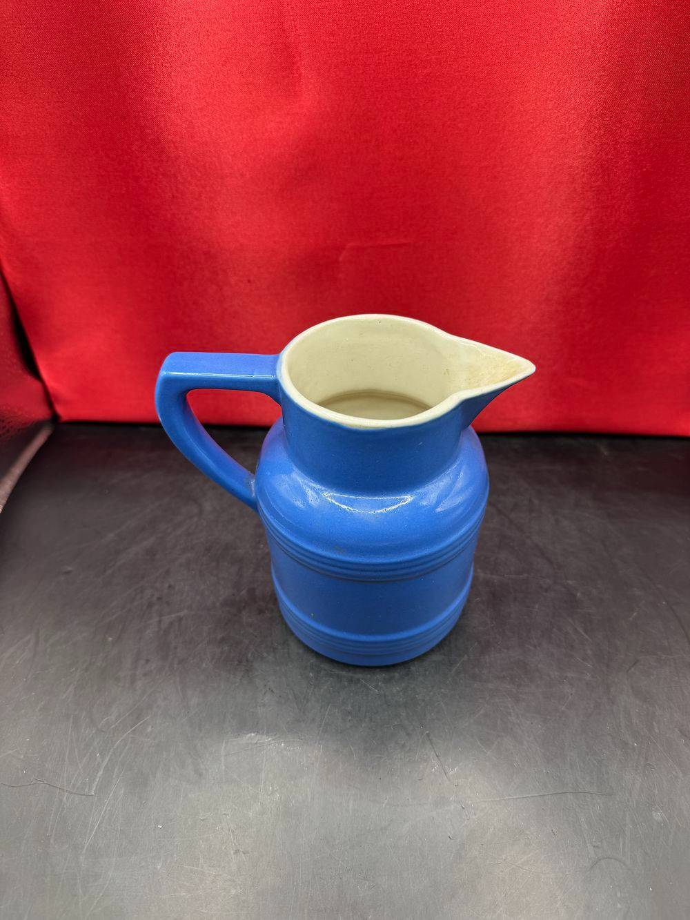 Joli petit Pichet en céramique bleue datant des années 50 - Numéroté - Collection - Décoration – Image 2