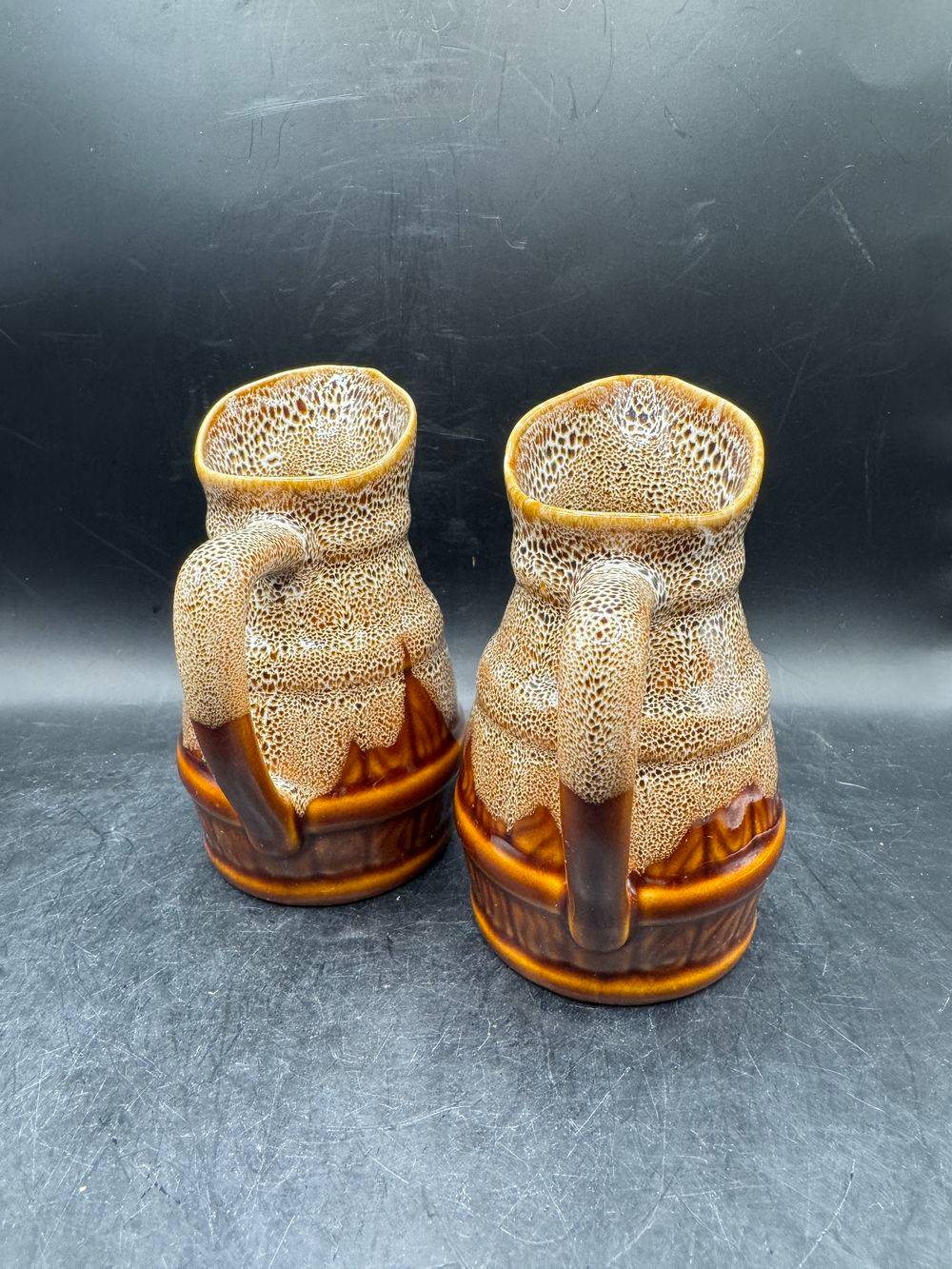 Ensemble / Lot de deux anciens Pichets en grès flammé - 1/4 de litre - En forme de petit tonneau - Revol Circa 1970 - Décoration bar bistrot - Collection - Vintage – Image 3