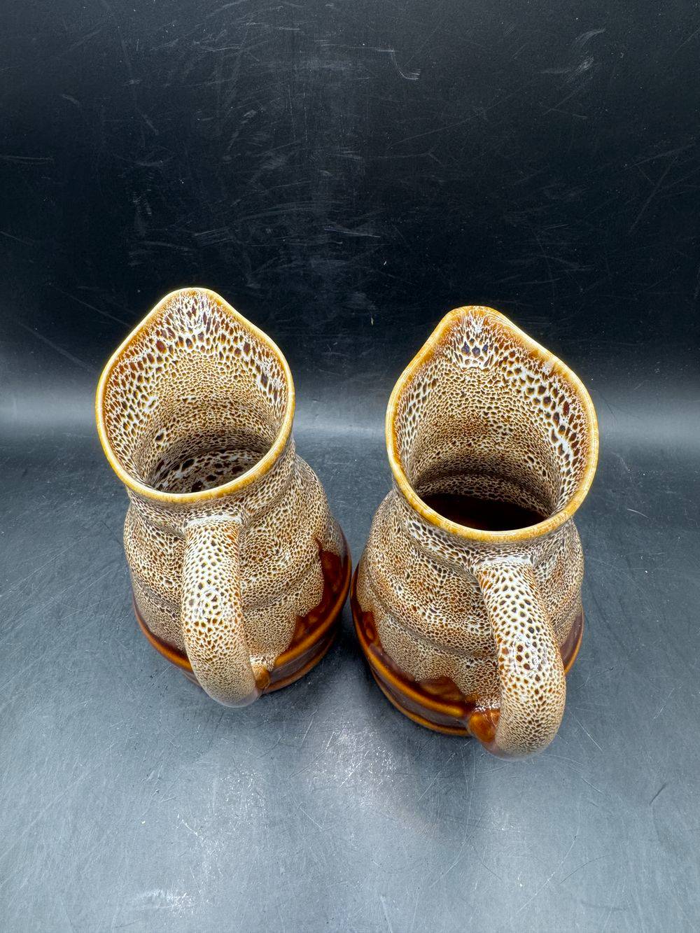 Ensemble / Lot de deux anciens Pichets en grès flammé - 1/4 de litre - En forme de petit tonneau - Revol Circa 1970 - Décoration bar bistrot - Collection - Vintage – Image 6