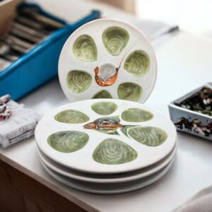 Lot / Ensemble de quatre uniques assiettes à huîtres de Vallauris - France - Décor fait à la main - Collection - Décoration