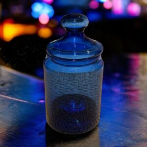 Bocal / Pot et son couvercle en verre bleu - Collection - Décoration