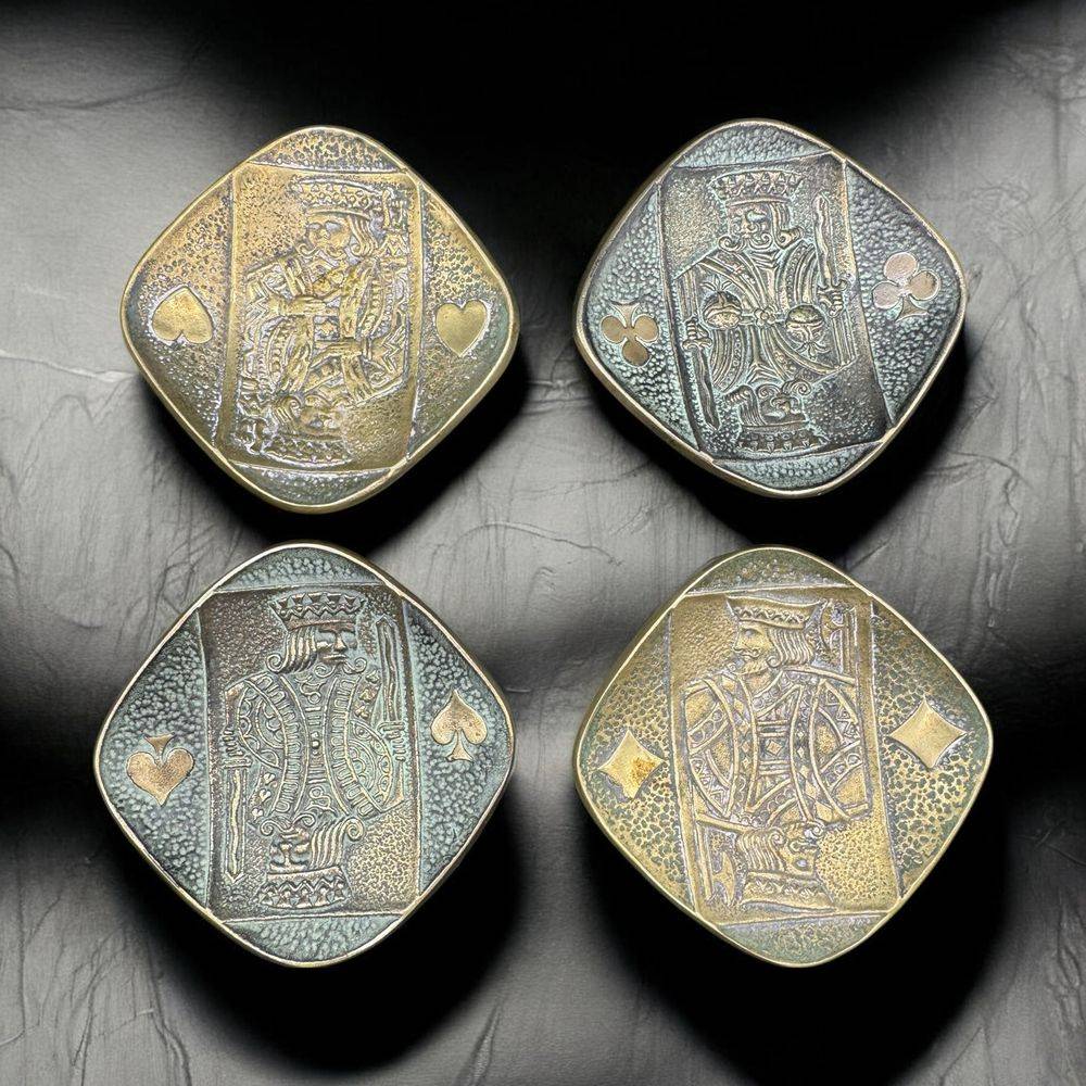 Rares petits vide-poche/ lot / Coupelles en bronze signé-es Max Le Verrier (1891-1973) représentant quatre cartes à jouer - Les quatre rois (Pique, cœur, trèfle, carreau) - Circa 1930 - Collection - Décoration