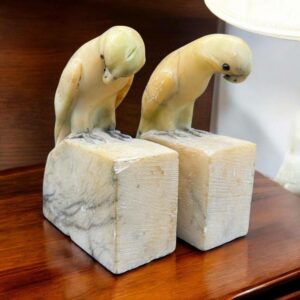 Ancienne et incroyable paire de serre-livres en Albâtre représentant des perroquets/Perruches/Aras datant des années 50/60 - Italie - Collection - Décoration - Vintage