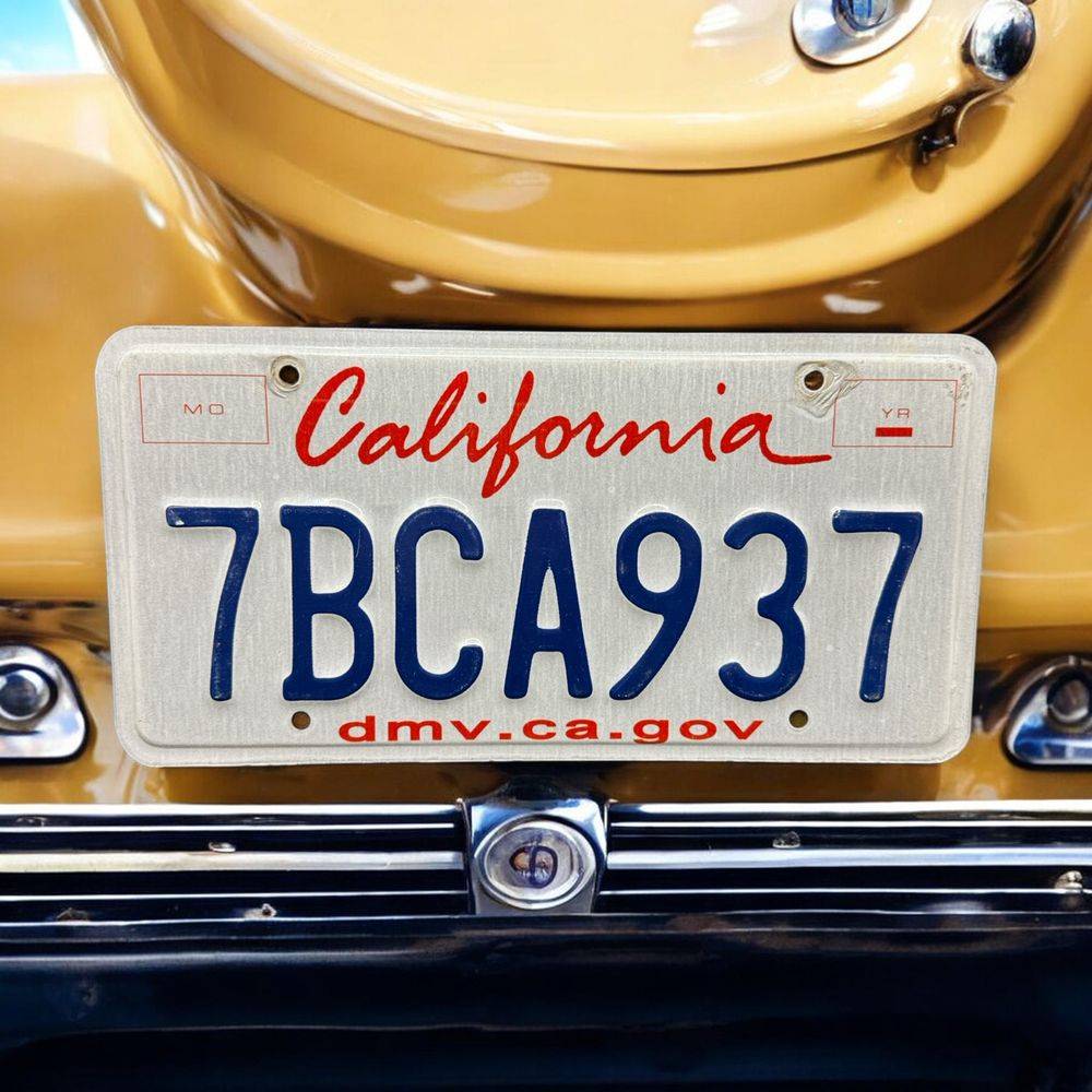 Vraie plaque originale d'immatriculation (en métal) - Usa - Etats-Unis - Etat de Californie - Blanche - Décoration murale pour garage - Collection